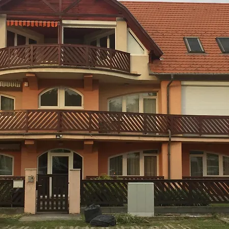 Hunor Hortenzia Lägenhet