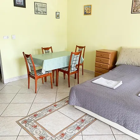 Hunor Hortenzia Apartamento